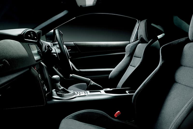 TOYOTA が 86 GR に走る喜びと上質な乗り心地を両立した “GR SPORT” を新設 藤原とうふ店号でお馴染みのAE86型のDNAを継承しつつ、気軽にスポーツドライブを楽しめるエントリーモデルが発売開始