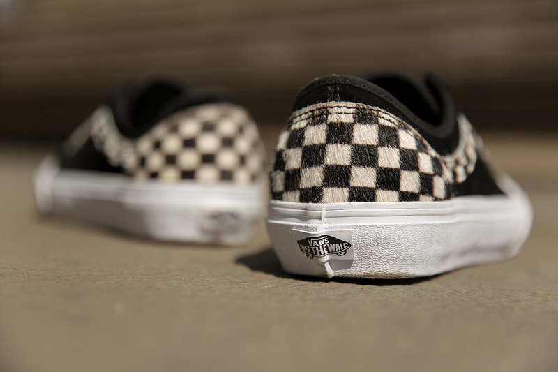 ありそうでないデザインを採用した Vans x size? Style 36 “Pony Hair” パック アッパーに採用するチェッカーボードをサーフラインに取り入れるなど、スニーカーを熟知した『size?』ならではのギミックが購買意欲を駆り立てる
