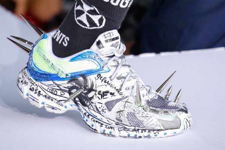 Vetements が2019年春夏コレクションで Reebok & OAKLEY との新作コラボアイテムを発表