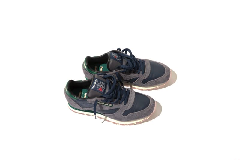 Reebok CLASSIC x BRAIN DEAD x BEAMS のトリプルコラボアイテムがリリース決定 〈BRAIN DEAD〉の定番となりつつある野良着のセットアップに加え、どこか“いなたさ”が漂うClassic Leatherも登場 『BEAMS（ビームス）』が類稀なグラフィックワークで一躍ストリートシーンのトップにまで登りつめた〈BRAIN DEAD（ブレイン デッド）〉と〈Reebok CLASSIC（リーボック クラシック）〉をパートナーに招聘したトリプルネームアイテムをリリースする。展開されるアイテムは全3型。アパレルからは〈BRAIN DEAD〉が継続的にリリースする野良着と、それと対になる9分丈のワイドシルエットパンツが登場し、通常変更することが出来ない〈Reebok CLASSIC〉のスタークレストロゴを大胆にアレンジしたコラボレーションならではのモチーフを配置。また、今回のカプセルにはClassic Leatherもラインアップされ、本作はネイビーとグリーン、レッドという特徴的なカラーにより、今までにない“いなたさ”が漂う仕上がりとなっている。  各アイテムは9月1日（土）より発売開始。価格ならびに取扱店舗については、『BEAMS』のオフィシャルサイトをチェック。  『HYPEBEAST』がお届けするその他の最新ファッションニュースは、こちらから。
