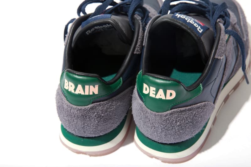 Reebok CLASSIC x BRAIN DEAD x BEAMS のトリプルコラボアイテムがリリース決定 〈BRAIN DEAD〉の定番となりつつある野良着のセットアップに加え、どこか“いなたさ”が漂うClassic Leatherも登場 『BEAMS（ビームス）』が類稀なグラフィックワークで一躍ストリートシーンのトップにまで登りつめた〈BRAIN DEAD（ブレイン デッド）〉と〈Reebok CLASSIC（リーボック クラシック）〉をパートナーに招聘したトリプルネームアイテムをリリースする。展開されるアイテムは全3型。アパレルからは〈BRAIN DEAD〉が継続的にリリースする野良着と、それと対になる9分丈のワイドシルエットパンツが登場し、通常変更することが出来ない〈Reebok CLASSIC〉のスタークレストロゴを大胆にアレンジしたコラボレーションならではのモチーフを配置。また、今回のカプセルにはClassic Leatherもラインアップされ、本作はネイビーとグリーン、レッドという特徴的なカラーにより、今までにない“いなたさ”が漂う仕上がりとなっている。  各アイテムは9月1日（土）より発売開始。価格ならびに取扱店舗については、『BEAMS』のオフィシャルサイトをチェック。  『HYPEBEAST』がお届けするその他の最新ファッションニュースは、こちらから。