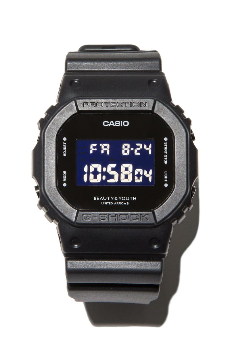 G-SHOCK x BEAUTY&YOUTH からオールブラックの別注 DW-5600E-1 が登場 徹底してモノトーンにこだわったありそうでなかった『B&Y』の意欲作は購入して損なし 精神的な美、永続的な若さをコンセプトに都会的なスタイルを提案し続ける『BEAUTY&YOUTH(ビューティアンドユース)』が、設立35周年を迎えた唯一無二のタフネスウォッチメーカー〈G-SHOCK(ジーショック)〉をパートナーに招聘し、スクエアケースを採用した説明不要の定番 DW-5600の別注モデルを製作した。堅牢感漂うソリッドな仕上がりの本作は、尾錠に至るまでIP加工を施し、徹底してモノトーンにこだわった『B&Y』の意欲作である。また、ELバックライトを搭載した文字盤をネガティブ液晶にすることで精悍さが増加。まさに両者のデザイン美学が融合した逸品だけに、購入しなければ後々後悔しそうである。 『BEAUTY&YOUTH』x〈G-SHOCK〉のDW-5600E-1は13,500円(税込)で、現在『BEAUTY&YOUTH』のオンラインストアで先行予約を受付中。9月7日(金)には一般リリースとなるが、筆者的には早めのオーダーをオススメしたい。 『HYPEBEAST』がお届けするその他の最新ファッションニュースは、こちらから。 United Arrows