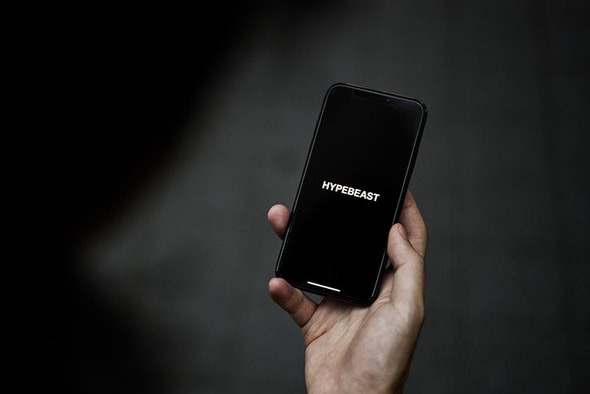 HYPEBEAST の公式アプリをインストールして最新カルチャー情報をいち早く入手