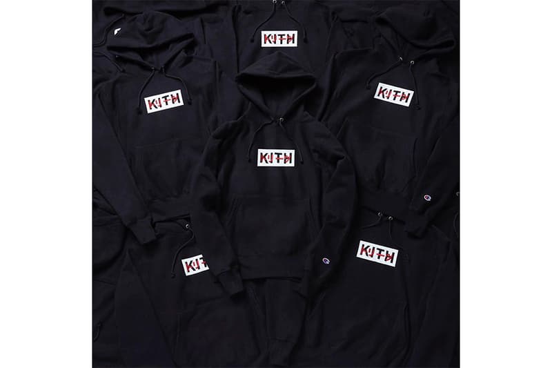 Kith Treats Tokyo がオープン1周年記念アイテムのティーザーを公開 1周年を記念する限定カプセルコレクションでは“トリーツ”の刺繍を施したフーディとTシャツが登場か 昨年8月25日(金)に渋谷の神南エリアにオープンした『Kith Treats Tokyo(キス トリーツ トウキョウ)』。オーナーであるRonnie Fieg(ロニー・ファイグ)の少年時代からの“夢”をカタチにしたこのシリアルバーは『KITH』にとって初めての国外出店であり、期間限定商品のみならず、要所要所で『Kith Treats』の限定アパレルをリリースし、小さなスペースからグルメとファッションの二刀流で話題作りを行ってきた。 その『Kith Treats Tokyo』も、早くもオープンから1年を迎える。先日『HYPEBEAST』のInstagramでは2日間限定発売される1周年記念メニュー、アイスクリーム/ミルクシェイクをご紹介したが、@kithtreatstokyoではこの節目を記念するカプセルコレクションのティーザーが公開されている。その写真に映り込むのはブラックボディのフーディとTシャツで、『KITH』のボックスロゴの上には赤字で“トリーツ”の文字を刺繍。詳細は近日発表とのことなので、今週は彼らからのアップデートに注視する必要がありそうだ。 この機会に、Ronnieが『Kith Treats Tokyo』オープンの理由や今後の展望について言及したインタビュー記事もプレイバックしておこう。