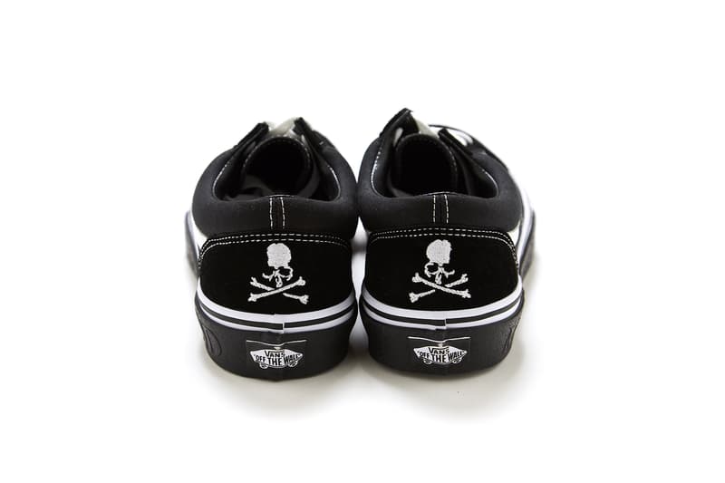 mastermind JAPAN x Vans Old Skool OG の先行リリースが決定 〈Vans〉が誇る不朽の名作にシンプルなアレンジを加えたコラボモデルの気になる販売先は……? アメリカ西海岸のリアルなスタイルを提案する『CaliforniaDept.(カリフォルニアデプト)』の新宿ルミネエスト店が8月29日(水)に待望をリニューアルオープンを迎えるのだが、その新たな門出を祝して、〈mastermind JAPAN(マスターマインド ジャパン)〉x〈Vans(ヴァンズ)〉による新作コラボスニーカーが世界先行リリースされるという情報が舞い込んできた。Mountain Editionに次ぐベースモデルは、Made in U.S.Aだった80年代のOld Skoolのディテールを忠実に再現したV36 OG。ノーズの短さ、カーブしたステッチデザイン、インソールのレザー切り替えなど、現行とは違った魅力が詰まった一足に最大限の敬意を表した本作は、オリジナルの良さを損なわなぬよう、ミッドソールのエンボスやヒールの刺繍で〈mastermind JAPAN〉を象徴するブランディングをシンプルに施している。 注目のコラボモデルは『CaliforniaDept.』の新宿ルミネエスト店のリニューアルオープン日にあたる8月29日(水)より、17,000円(税抜)で発売開始。限定先行リリースということもあり、販売にはドレスコードやその他注意事項が設けられているので、購入をご検討の方はこちらをチェックしておくべし。 あわせて、『HYPEBEAST』が独占公開する無観客で行われた〈MASTERMIND WORLD〉のランウェイショーの舞台裏レポートもお見逃しなく。