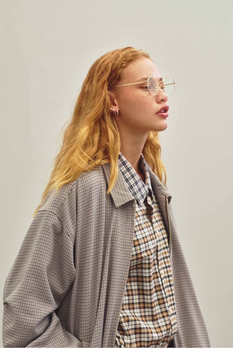 シャツやチェックパンツを活かした  monkey time のフレッシュなミックススタイル