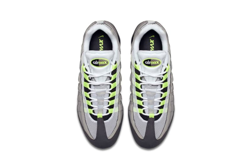 Nike が Air VaporMax 95 “Neon” の国内発売に関する公式情報を解禁 スニーカーシーンに絶え間なくトピックを提供する〈Nike(ナイキ)〉と言えば、Virgil Abloh(ヴァージル・アブロー)や〈COMME des GARÇONS(コム デ ギャルソン )〉など、即完必至のコラボモデルなどに注目が集まりがちだが、Air Max 95とAir VaporMaxのマッシュアップモデル、Air VaporMax 95は間違いなくそれらに匹敵するほど入手困難な一足になるだろう。 このリリースが待望されているモデルについて、遂に『SNKRS』が情報を更新。真のOGカラーとして今なお絶大な人気を誇る“Neon”を纏った一足は“It’s’ Electric”と名付けられ、8月16日(木)午前9時より発売開始、価格は24,840円(税込)となるようだ。 あわせて、1980年代後半から1990年代初頭を象徴するAir Jordan 1、Air Jordan 3、Air Alpha Force Lowの3足を掛け合わせた〈Just Don(ジャスト ドン)〉x〈Jordan Brand(ジョーダン ブランド)〉によるAir Jordan Legacy 312もお買い逃しのないように。