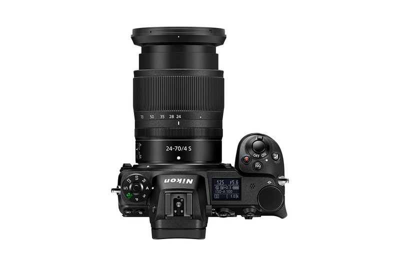 Nikon がカメラの限界値を押し上げる驚愕の新型フルサイズミラーレス “Z” シリーズを発表 極めて明るいレンズやかつてなかった焦点距離のレンズなど、レンズの設計自由度を格段に高める新時代の光学性能“Z マウントシステム”がベールを脱ぐ 「Canon（キャノン）」とカメラ産業の二大巨頭を分け合う「Nikon（ニコン）」が衝撃の新作フルサイズミラーレスカメラ、“Z”シリーズを発表した。画づくりのノウハウからボディーの堅牢性、操作性に至るまで、随所に「Nikon」が長年にわたって蓄積してきた豊かな経験が活かされ、小型ボディーでありながら、非常に幅広いシーンで最高の映像体験を提供する本シリーズは、同社史上最高となる4575万画素の高画素モデル“Z7”と、高感度性能にも優れたオールラウンドモデル“Z6”の2機種を展開する。両モデルで特筆すべきは、これまでのF仕様を凌駕する“Z マウントシステム”だ。内径55mm、フランジバック16mm、この新しいマウントは光学性能を新たな次元へと引き上げ、レンズの設計自由度は格段に高まり、明るさ、解像度、ピント精度などをこれまで以上に追求した新たなレンズが生まれ、極めて明るいレンズ、かつてなかった焦点距離のレンズ、独自の描写特性を備えたレンズなど、個性豊かなレンズも実現可能になるという。つまり、Fとの互換性はないわけだが、マウントアダプターを装備することで、ZボディでもFレンズが使用できるようだ。  気になる発売時期は“Z7”が9月上旬、“Z6”が11月下旬となり、本体価格は前者が437,400円、後者が272,700円（どちらも税込）。その他の特徴や機能性に関する詳細は、「Nikon」の公式サイトをチェックしてみてほしい。
