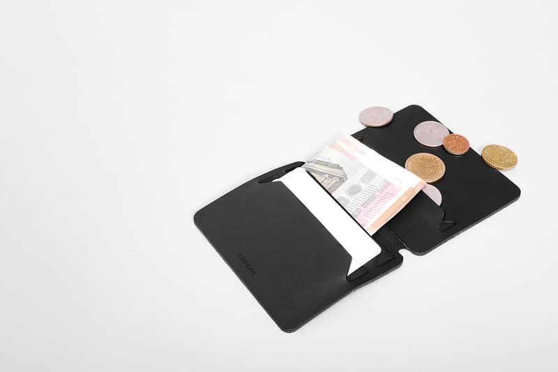 現代のライフスタイルに合わせて財布を再定義した最小限でシンプルなFLAT WALLET