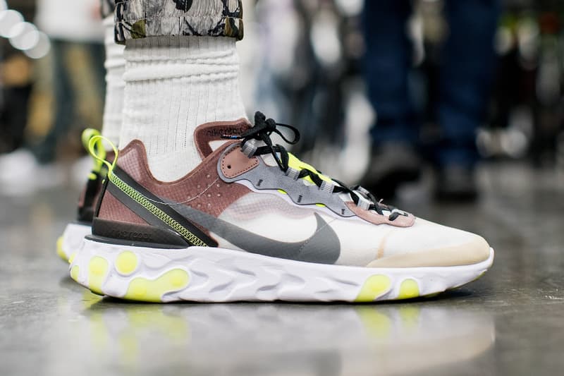 #OnFeet at Agenda Las Vegas Summer 2018 入手困難なコラボモデルから、ラグジュアリーブランドの人気作まで、会場に訪れた業界人の足元をパパラッチ ストリートウェアやアクションスポーツギアのトレードショー「Agenda(アジェンダ)」が、再びラスベガスの地に上陸。本展では2019年開催がダウンタウンで行われることが正式にアナウンスされると同時に、新たに誕生したアートエリアでフットウェアにより注力されることも明かされており、「Agenda Las Vegas」のイベントディレクターを務めるTony Shellman(トニー・シェルマン)は「バイヤーの利便性を考慮して、フットウェアやアパレル、アクセサリーをひとつのブースにまとめて展示するべく、多くのブランドが今より広い展示スペースを求めている現状があります」とその理由を説明している。 『HYPEBEAST』はバイヤー、プレス、ディストリビューター、さらにはPush T(プシャ・T)やChief Keef(チーフ・キーフ)など、カルチャーを支える人物たちが大勢訪れた会場で、大人気スニーカースナップ“#OnFeet”を敢行。会場では〈Off-White™(オフホワイト)〉x Air Jordan 1 Retro High “Chicago”を筆頭に〈adidas Originals by Raf Simons〉のOzweego、〈Nike(ナイキ)〉が市場に送り込んで以降、絶大な人気を誇るElement React 87、〈Supreme(シュプリーム)〉x〈Nike SB〉のBlazer、Air Jordan 3 Retro “Oregon Pit Crew”など、多くのレアスニーカーを撮影することに成功した。 「Agenda Las Vegas」の“#OnFeet”は、上のフォトギャラリーから。