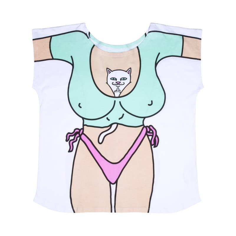 LA発のシュール系スケートレーベル RIPNDIP が原宿でポップアップを開催 新作アイテムをいち早く購入できる空間では本国同様の店内インスタレーションを再現 2009年にロサンゼルスでスタートした〈RIPNDIP（リップンディップ）〉は、スケートスポット（ストリート）で技をMakeしてすぐにその場を去るという意味を持ち、スケートカルチャーの発展とともに成長してきたブランド。アイコンである中指を立てたネコを中心に、カラフルでポップな色合いとシュールなイラストは全世界でカルト的な人気を獲得している。  その〈RIPNDIP〉が『JOURNAL STANDARD（ジャーナル スタンダード）』のサポートの下、原宿『THE SHARE』でポップアップを開催。今回はお馴染みのネコはもちろんのこと、歴史ある日本の某コレクションブランドをサンプリングしたグラフィックなど、ユニークな新作Tシャツが多数登場するほか、キャップ、スニーカー、ぬいぐるみを含むアクセサリーも充実のラインアップ。また、会場では本国同様の店内インスタレーションを再現し、初日にはDiplo（ディプロ）の拡散で火がつき『88Rising』にもフックアップされた日本のヒップホップユニット、ゆるふわギャングがインストアライブを開催する。  開催期間は8月3日（金）から同月19日（日）まで。ポップアップに備えて、上のフォトギャラリーから取扱商品を予習しておこう。  あわせて、Gosha Rubchinskiy（ゴーシャ・ラブチンスキー）が手がける〈PACCBET（ラスベート）〉の最新コレクションや、〈adidas Skateboarding（アディダス スケートボーディング）〉の最新クリップ“20|50”など、スケートに関連するその他のトピックもチェックしてみてはいかがだろうか。