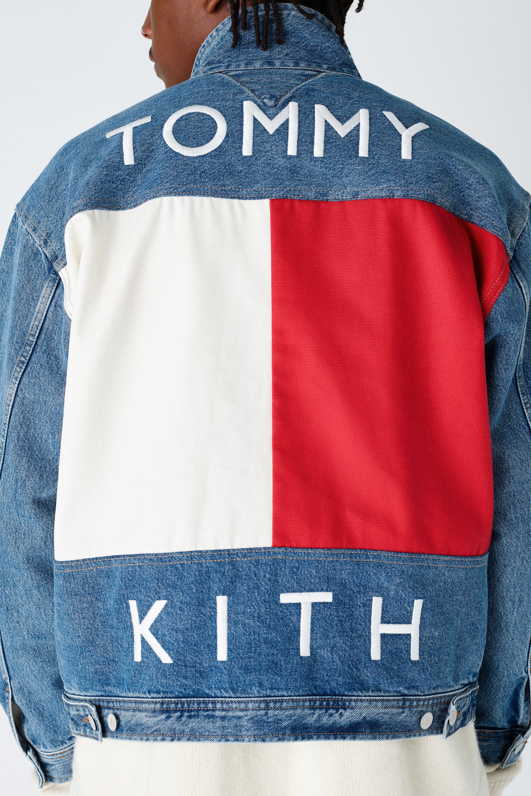 ロニー・ファイグが Tommy Hilfiger x KITH のコラボビジュアルを解禁 古き良き90年代のアメリカに回帰する注目のコレクションがまもなくリリース