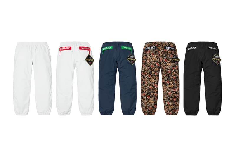 Supreme 2018年秋冬コレクション パンツニュースペーパーや宗教柄など、トップス類とセットアップで着用したいパンツが多数登場 春夏コレクションの終了からしばらく、待望の〈Supreme（シュプリーム）〉シーズンが再開する。2018年秋冬コレクションは、ブランドの原点である1990年代のエッセンスを落とし込んだプロダクト展開だが、パンツ部門はトップスと対になる、すなわちセットアップで着用したいラインアップに。宝石柄、ティーザーに使用されていた龍のモチーフなどがその最たる例であるが、その他にもニュースペーパー柄、NYロゴ、キルティング、GORE-TEXなど、アウターやスウェットを含むトップス類にフックしたパンツが多数登場。その一方で、ツナギやカモフラ柄のトレーニングパンツ、ダブルニーのワークパンツも激しい争奪戦が繰り広げられることになるだろう。  〈Supreme〉の2018年秋冬コレクションは、ニューヨーク、ロサンゼルス、欧州各都市における旗艦店で8月16日（現地時間）にローンチを迎えた後、その週末となる18日（土）に国内展開がスタート。