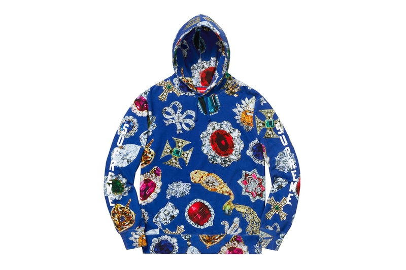 Supreme 2018年秋冬コレクション スウェット BOXロゴのクルーネックにGORE® WINDSTOPPER®のパーカーなど、他のカテゴリーに負けず劣らずなアイテム構成に
