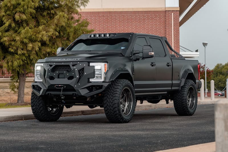 強靭な守備力とエクストリーム感を追求した Ford F-250 のチューンアップモデル