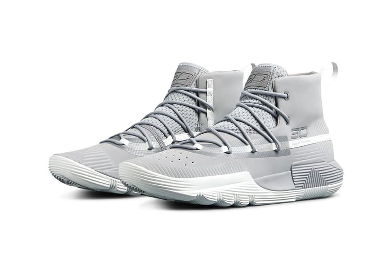 ステフィン・カリーの新モデル Under Armour SC 3ZER0 Ⅱ から新色が続々登場 初代モデルのDNAを継承し、PEのディテールを組み込んだ〈Under Armour〉の意欲作  〈Under Armour（アンダー アーマー））の看板選手、Stephen Curry（ステフィン・カリー）の新たなシグネチャーモデルとしてベールを脱いだSC 3ZER0 IIより、続々と新色がデリバリーされている。同フットウェアは、Maxpreneを用いた立体成型のアッパーが快適な履き心地と通気性をもたらし、クモの巣上に繋がったシューレースが足を包み込んでロック。また、ミッドソールを侵食するかのように巻き上がったアウトソールがあらゆる方向に対してグリップ力を発揮するほか、マイクロGとかかと部分に仕込まれたチャージドクッションを掛け合わせた二重構造のソールが、ソフトで快適な履き心地と爆発的な反発力を提供してくれる。  上のフォトギャラリーにある各種新色は、まもなく日本国内でも展開されるはず。果たして、Curryの来日時にまでにデリバリーされるのか。〈Under Armour〉からのアップデートに期待しよう。