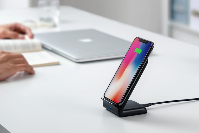 Anker より新型 iPhone 計3機種 にも対応する スタンド型 ワイヤレス 急速 充電器 が登場 アンカー アップル HYPEBEAST ハイプビースト XS XR Max