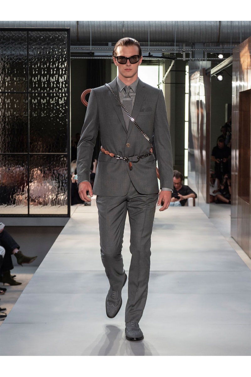Burberry がリカルド・ティッシのデビューとなる2019年春夏ランウェイを開催 バーバリー ハイプビースト HYPEBEAST Riccardo Tisci