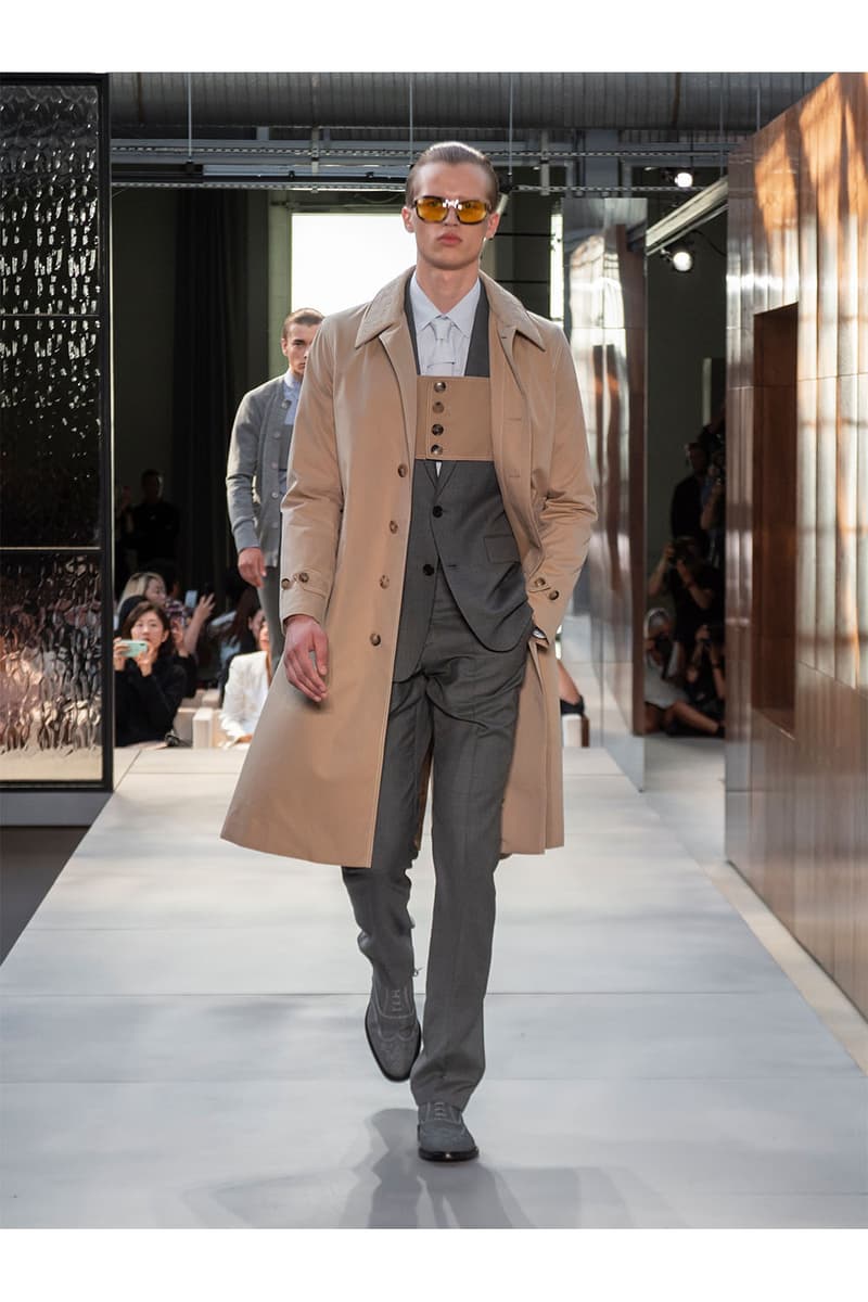 Burberry がリカルド・ティッシのデビューとなる2019年春夏ランウェイを開催 バーバリー ハイプビースト HYPEBEAST Riccardo Tisci