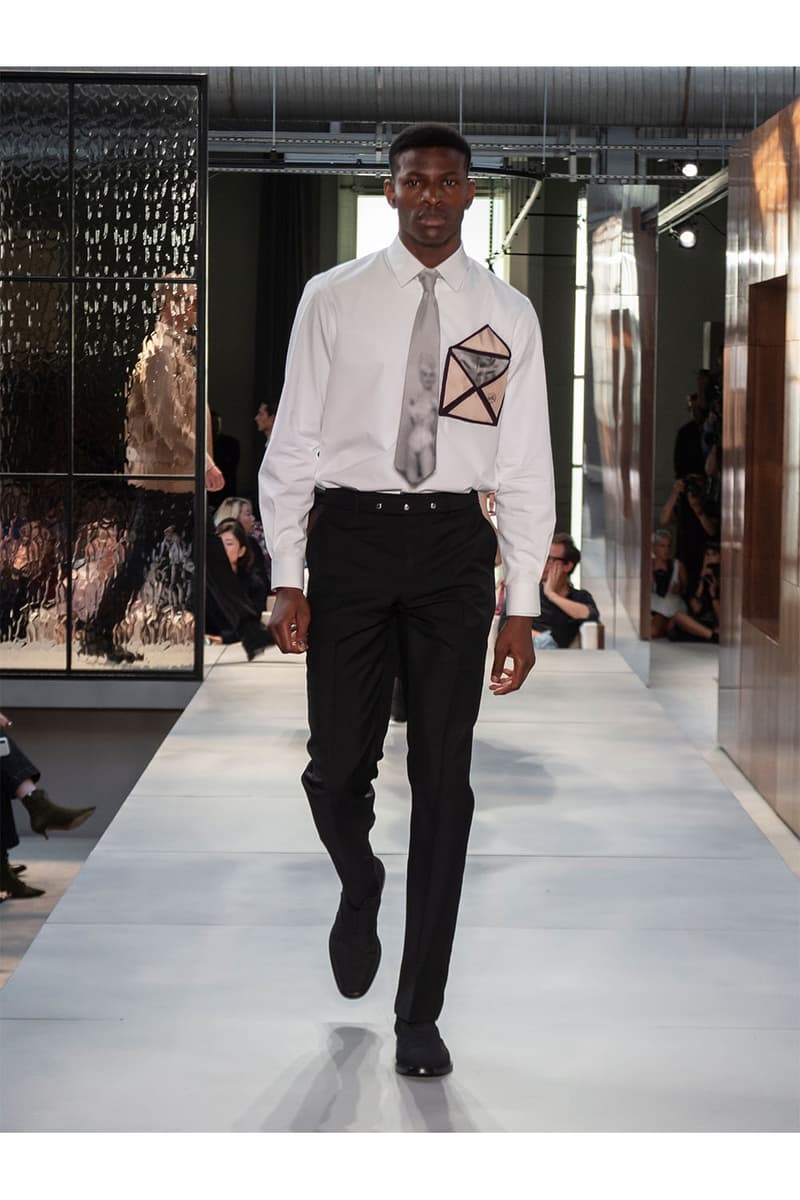 Burberry がリカルド・ティッシのデビューとなる2019年春夏ランウェイを開催 バーバリー ハイプビースト HYPEBEAST Riccardo Tisci