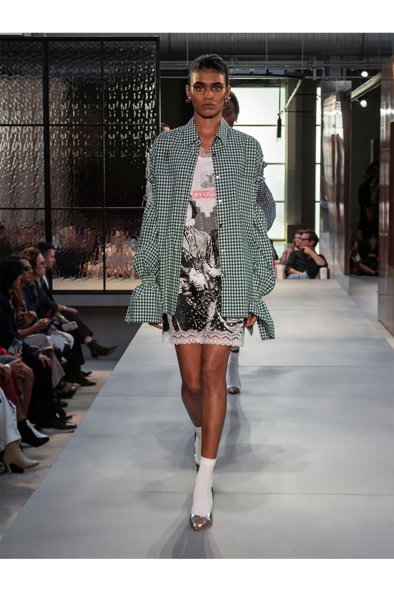 Burberry がリカルド・ティッシのデビューとなる2019年春夏ランウェイを開催 バーバリー ハイプビースト HYPEBEAST Riccardo Tisci