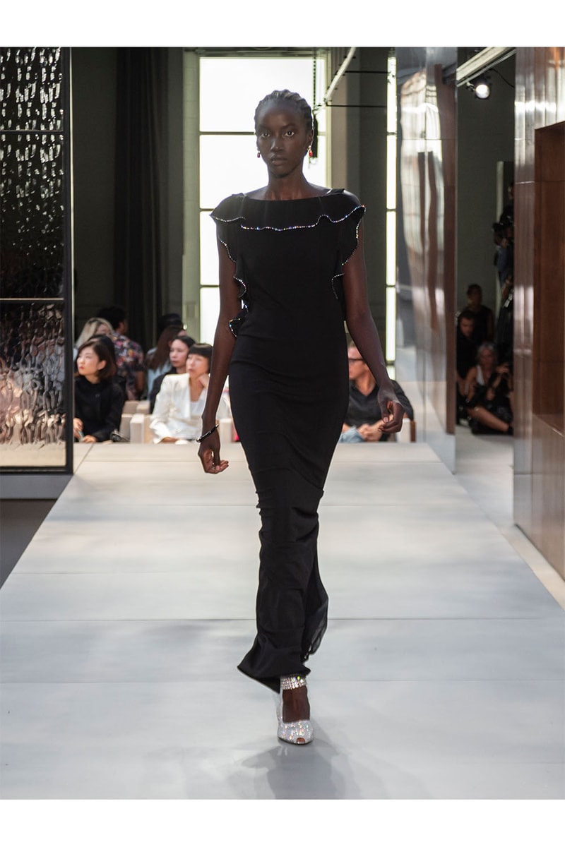 Burberry がリカルド・ティッシのデビューとなる2019年春夏ランウェイを開催 バーバリー ハイプビースト HYPEBEAST Riccardo Tisci