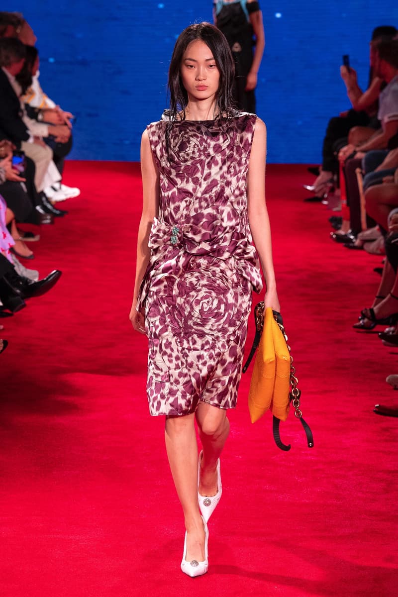 水も滴るテーラードスタイルを構築した CALVIN KLEIN 205W39NYC の2019年春夏コレクション 元祖ホラー映画『JAWS』と青春恋愛映画『卒業』から着想を得たラフ・シモンズの最新ランウェイを全部見せ Raf Simons ラフ・シモンズ CALVIN KLEIN 205W39NYC Steven Spielberg スティーヴン・スピルバーグ JAWS ジョーズ 卒業 ウェットスーツ HYPEBEAST ハイプビースト