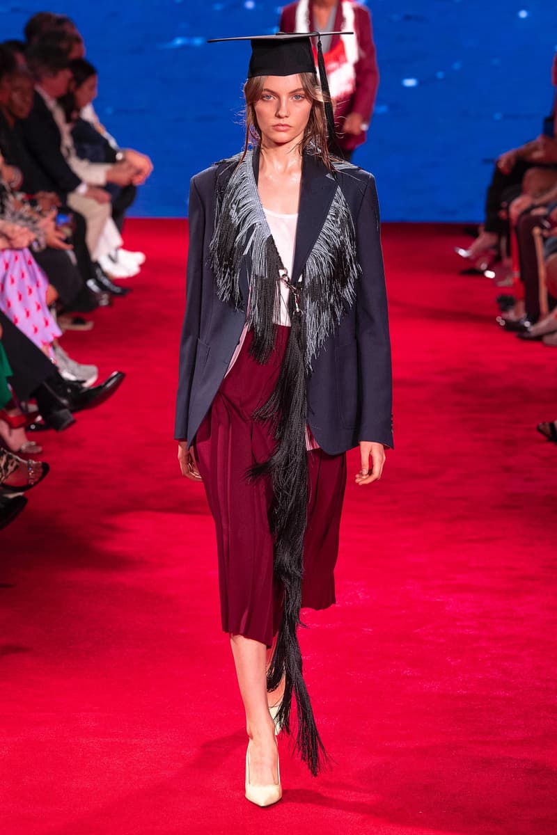 水も滴るテーラードスタイルを構築した CALVIN KLEIN 205W39NYC の2019年春夏コレクション 元祖ホラー映画『JAWS』と青春恋愛映画『卒業』から着想を得たラフ・シモンズの最新ランウェイを全部見せ Raf Simons ラフ・シモンズ CALVIN KLEIN 205W39NYC Steven Spielberg スティーヴン・スピルバーグ JAWS ジョーズ 卒業 ウェットスーツ HYPEBEAST ハイプビースト