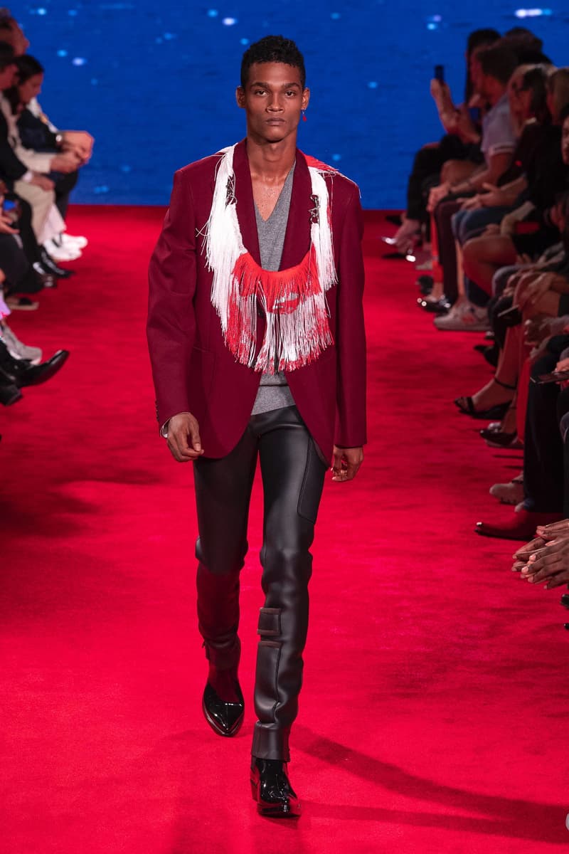 水も滴るテーラードスタイルを構築した CALVIN KLEIN 205W39NYC の2019年春夏コレクション 元祖ホラー映画『JAWS』と青春恋愛映画『卒業』から着想を得たラフ・シモンズの最新ランウェイを全部見せ Raf Simons ラフ・シモンズ CALVIN KLEIN 205W39NYC Steven Spielberg スティーヴン・スピルバーグ JAWS ジョーズ 卒業 ウェットスーツ HYPEBEAST ハイプビースト