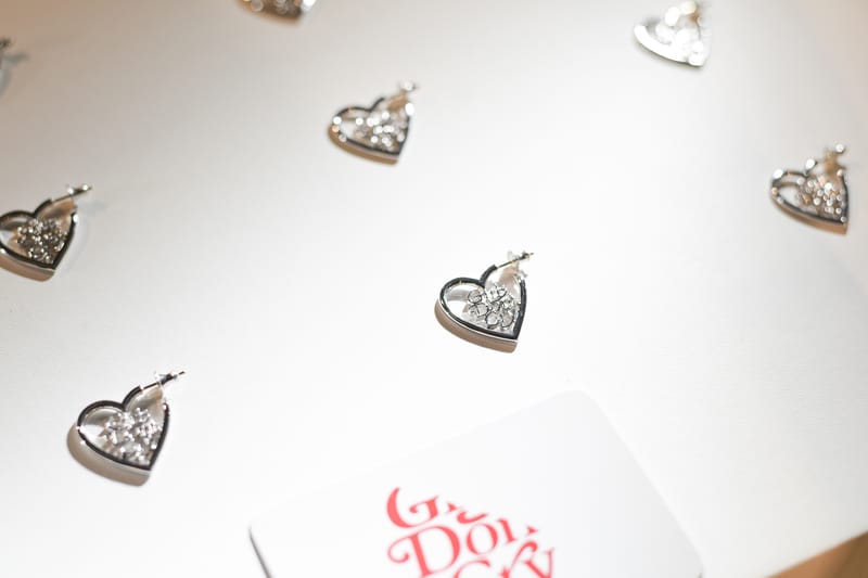 CAREERING x Girls Don't Cry のポップアップストアの店内に潜入 | HYPEBEAST.JP