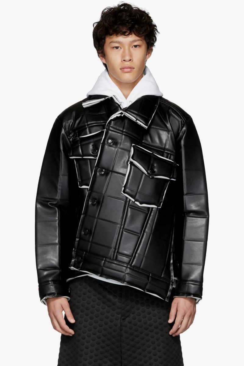 COMME des GARÇONS HOMME PLUS 2018年秋冬コレクションよりアヴァンギャルドなレザージャケットが登場 無造作なパネリングが視線を奪う主役級の逸品をワードローブに追加せよ COMME des GARÇONS HOMME PLUS コム デ ギャルソン・オム プリュス 2018年秋冬コレクション アヴァンギャルド アシンメトリージャケット 4,165ドル 約46万1400円 SSENSE HYPEBEAST ハイプビースト