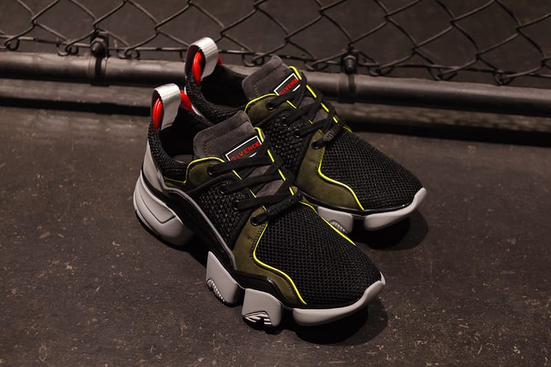 Givenchy と国井栄之率いる mita sneakers による JAW のコラボモデルがゲリラリリース決定