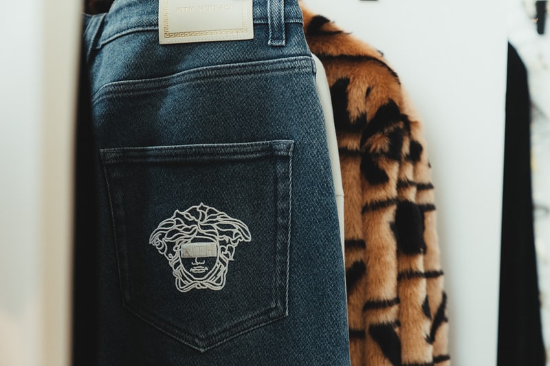 kith park fall winter 2018 runway show collection backstage closer look versace sneakers jacket hat shirt branding logo ronnie fieg mastermind Japan Advisory Board Crystals Converse Vans Versace  Greg Lauren Tommy Hilfiger UGG Columbia NFW