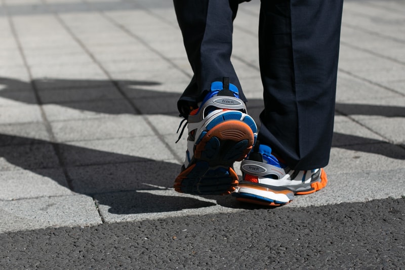London Fashion Week Spring Summer 2019 Street Style plaid floral prints prada nike christian dior acne gucci fendi streetsnaps HYPEBEAST Gucci Fendi Prada Burberry Balenciaga Supreme