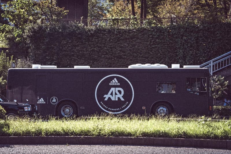 激闘が繰り広げられた adidas 主催の特別ランニングセッション “VS BUS” を密着レポート 〈adidas running〉が生み出した新作モデルのPureBOOST GOを着用し、日本が誇る観光名所『東京タワー』と『六本木ヒルズ』周辺を激走 2018 FIFAワールドカップ ロシア ランニングブーム adidas running アディダス ランニング PureBOOST GO ピュアブースト ゴー ストリートランニング サーキュラーニットアッパー adidas Runners of Tokyo KAIO 東京タワー 芝公園 六本木ヒルズ 市営バス 六本木ヒルズ HYPEBEAST ハイプビースト