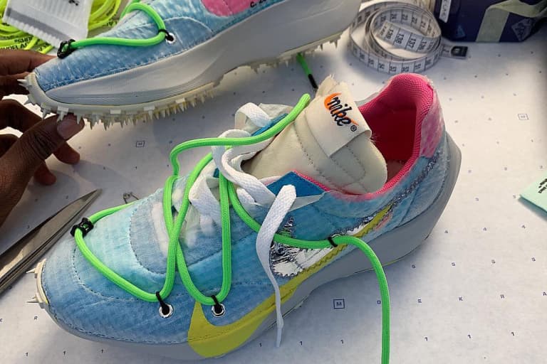 Off-White™️ x Nike による奇抜な最新ウィメンズスニーカーがショーに先駆けお披露目 オフホワイト ナイキ ヴェイパーストリート ヴァージル ベラ・ハディッド