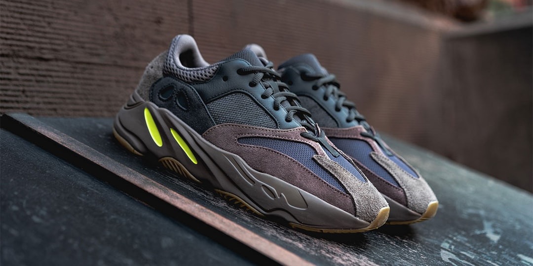 YEEZY BOOST 700 “Mauve” の実物のディテールにクローズアップ 
