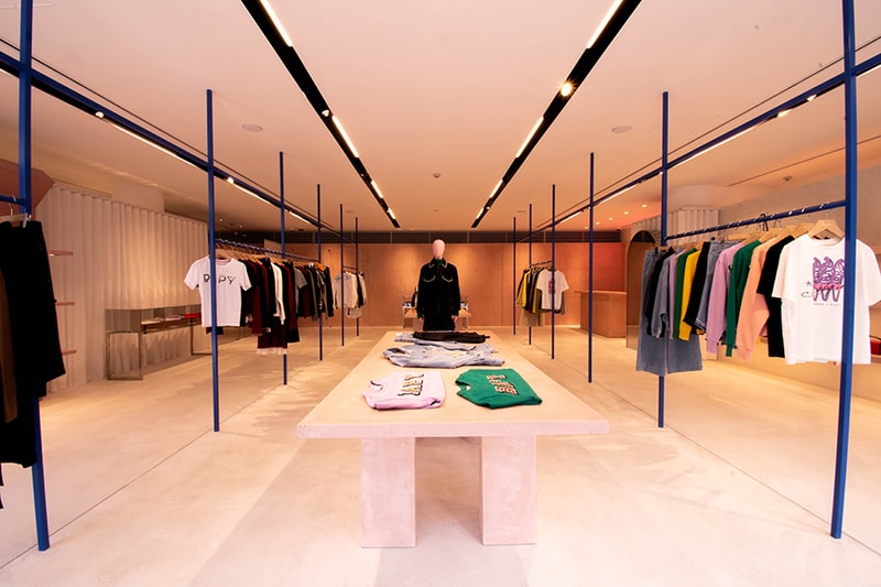BAPY BY A BATHING APE® 原宿 ベイピー BAPY® HARAJUKU STORE オープン ベイプ エイプ  店内 