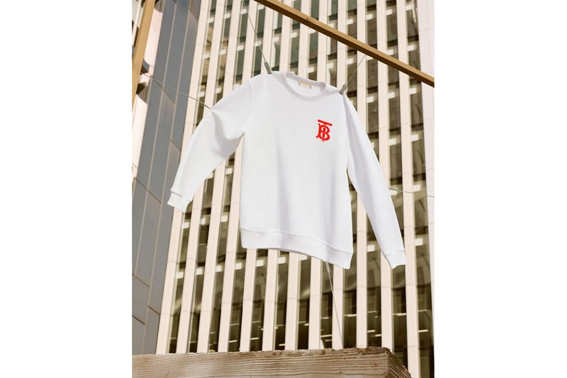 リカルド・ティッシ率いる新生 Burberry がマンスリードロップを開始