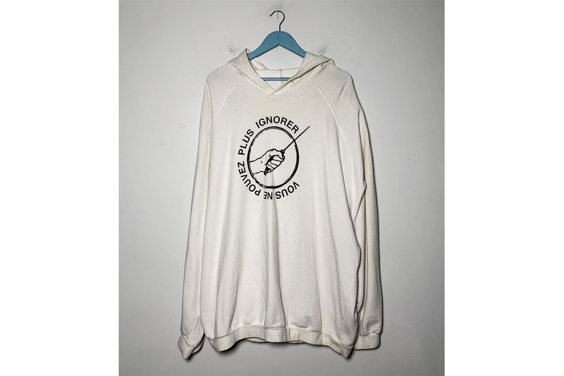 Raf Simons や Helmut Lang の超激レアなアーカイブに焦点を当てたフォトブックが発売 ラフ シモンズ ヘルムートラング カニエ・ウェスト リアーナ トラヴィス スコット ファレル 