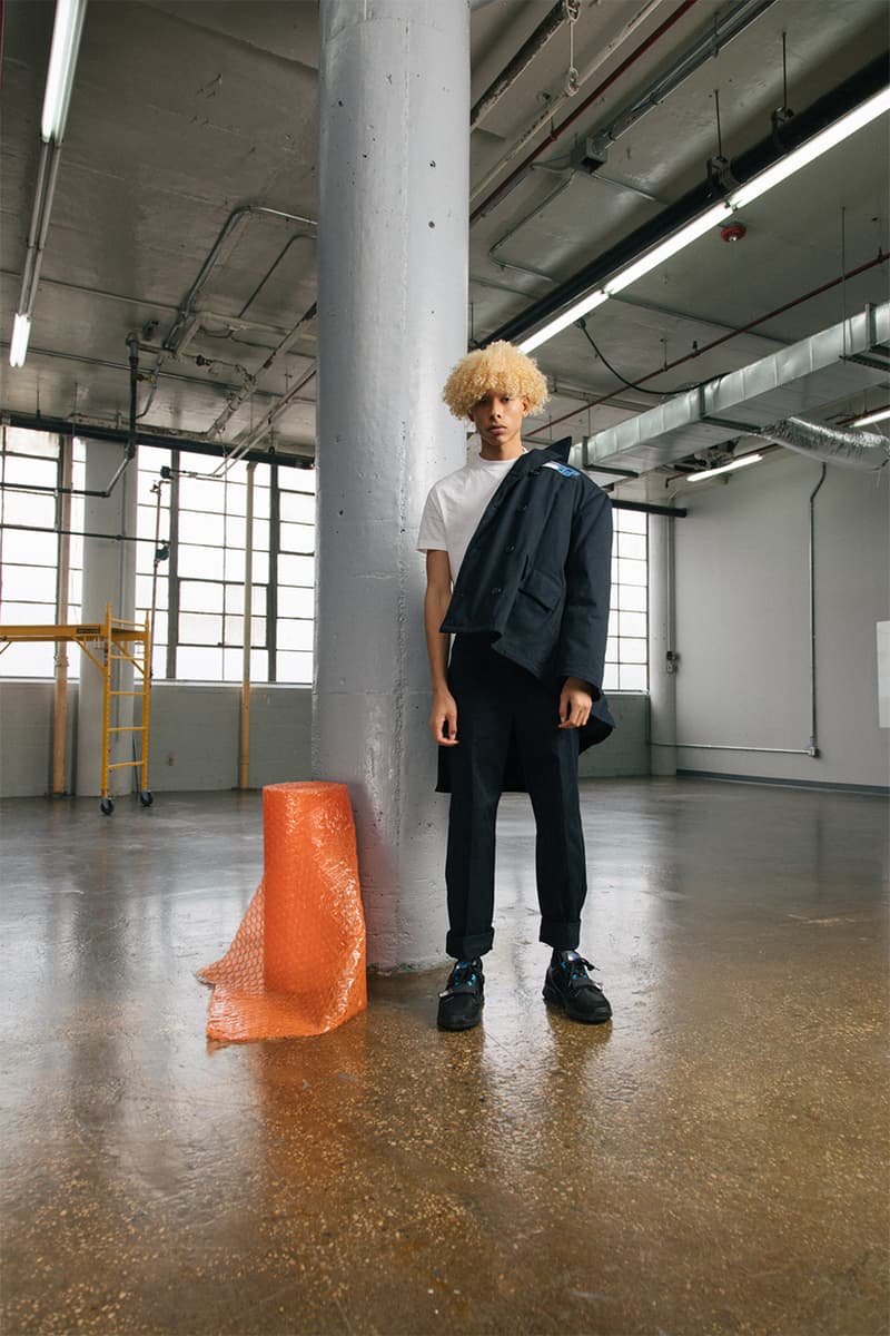 スニーカーブームに一石を投じる Prada Mechano の最新エディトリアルが到着 オランダの建築設計事務所「OMA」による新ロゴと伝統を受け継ぐ三角ロゴが同居したスタイルサンプルを今すぐチェック HYPEBEAST ハイプビースト