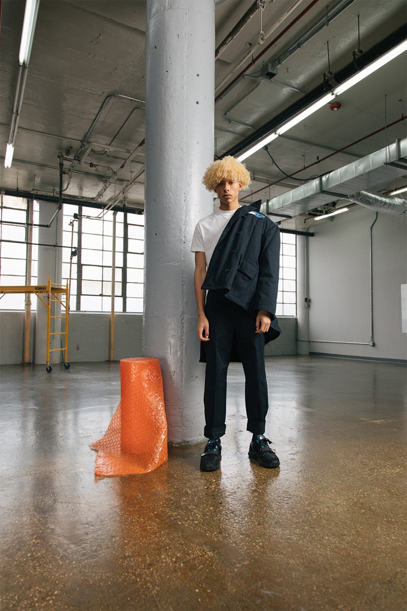 スニーカーブームに一石を投じる Prada Mechano の最新エディトリアルが到着 オランダの建築設計事務所「OMA」による新ロゴと伝統を受け継ぐ三角ロゴが同居したスタイルサンプルを今すぐチェック HYPEBEAST ハイプビースト