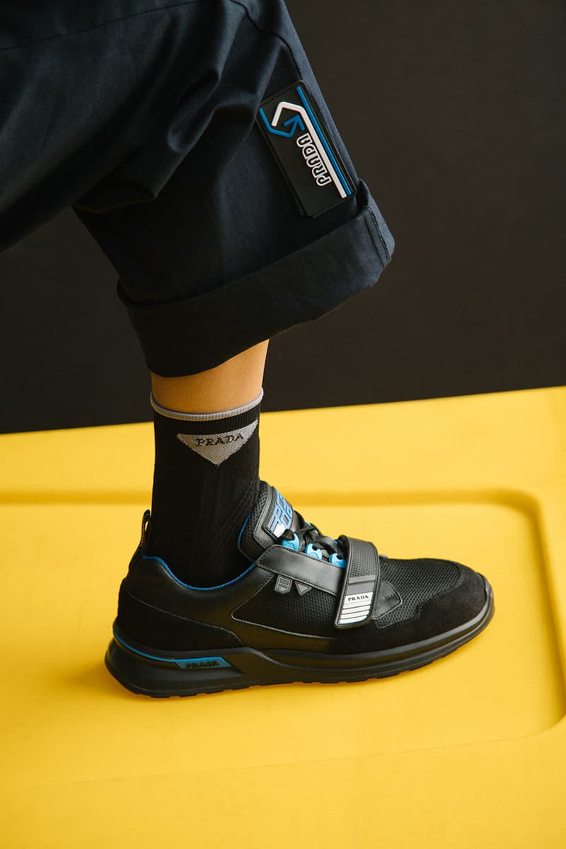 スニーカーブームに一石を投じる Prada Mechano の最新エディトリアルが到着 オランダの建築設計事務所「OMA」による新ロゴと伝統を受け継ぐ三角ロゴが同居したスタイルサンプルを今すぐチェック HYPEBEAST ハイプビースト