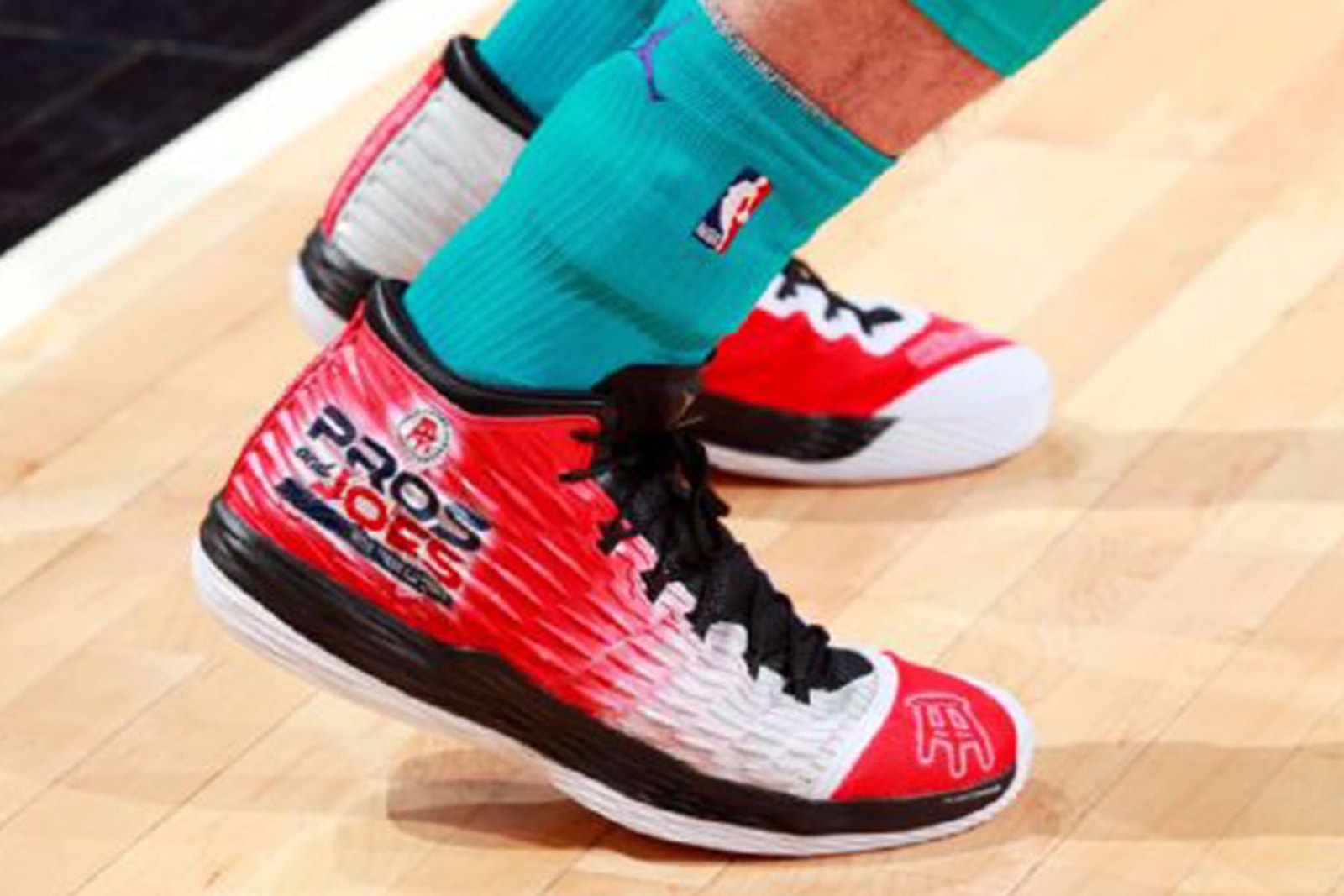 Nbaから着用禁止を命じられた歴代のngバッシュを大公開 Hypebeast Jp Nbaから着用禁止を命じられた歴代のngバッシュを大公開 Hypebeast Jp
