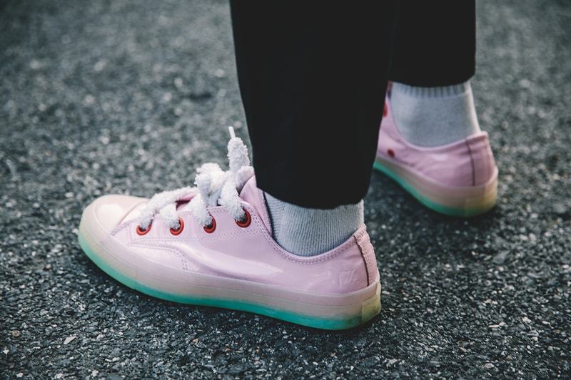 ストリートスナップ 上海 Supreme シュプリーム バレンシアガ balenciaga PRADA プラダ コンバース Converse スニーカー hypebeast shanghai fashion week street style snaps runway spring summer 2019 china HYPEBEAST
