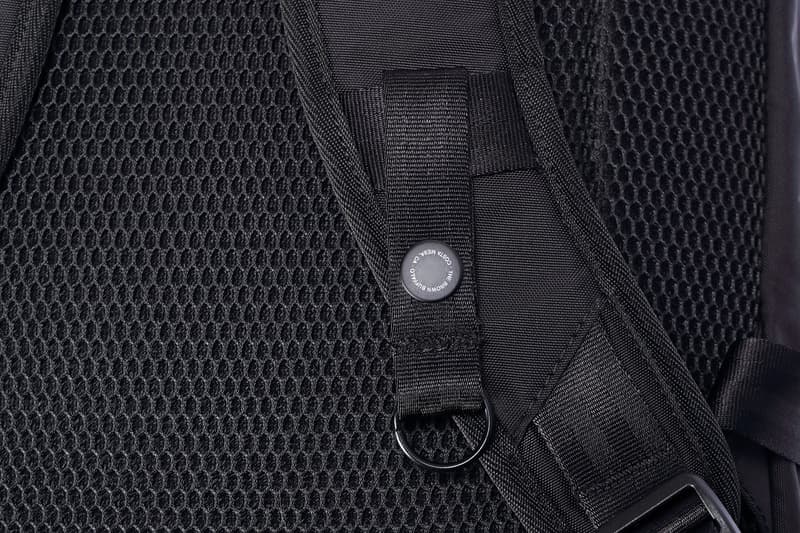 The Brown Buffalo より隠れた機能美で魅了する定番モデル “Conceal Pack” がリリース ミニマルかつ屈強な面構えのオンオフ兼用バックパックが遂にドロップ HYPEBEAST ハイプビースト