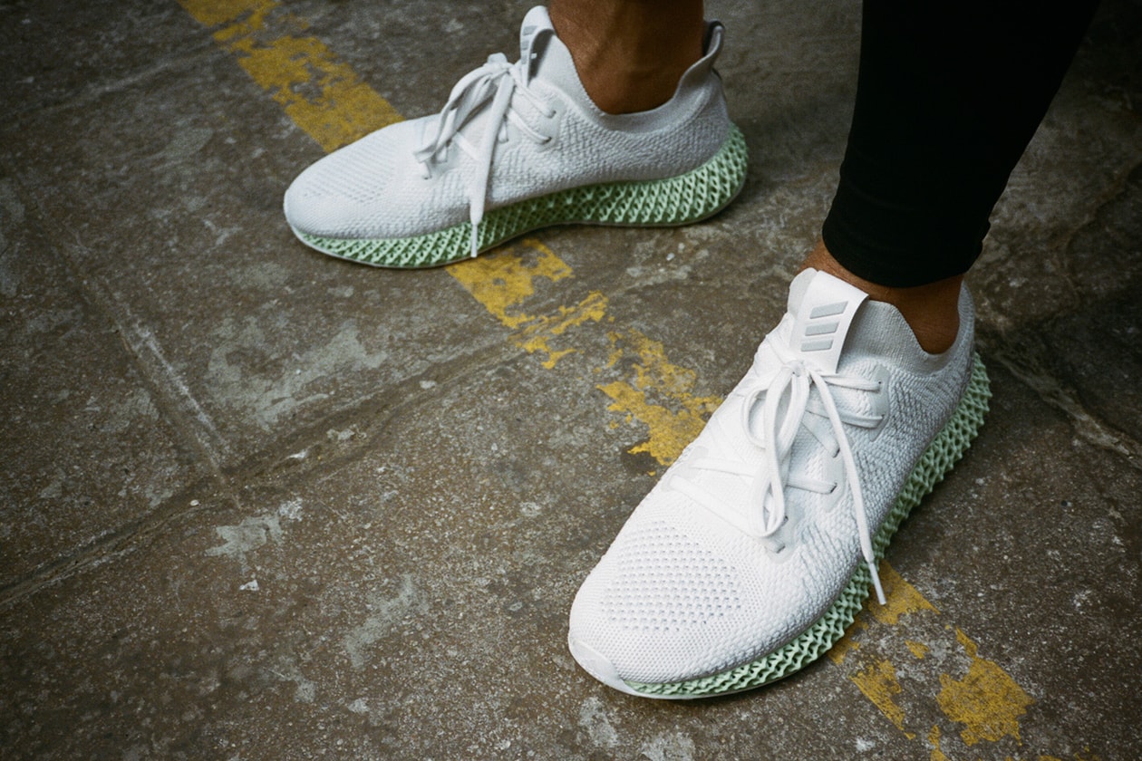 adidas よりスニーカー史を更新する異次元構造ミッドソール搭載の Alphaedge 4D が登場 世界有数の3Dプリントメーカー「Carbon」とチームアップし、最先端テクノロジーを駆使した時代を変える名作モデルが完成 