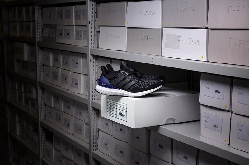 adidas が誇るハイパフォーマンスランニングシューズ UltraBOOST の初期モデルが復刻