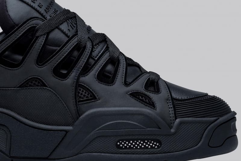 A$AP Rocky x Under Armour によるコラボフットウェア “SRLo” の国内発売情報が解禁 予てより発売が噂されていたトリプルブラックに加え、ポップアップで日の目を見たあの新色モデルもゲリラリリース 