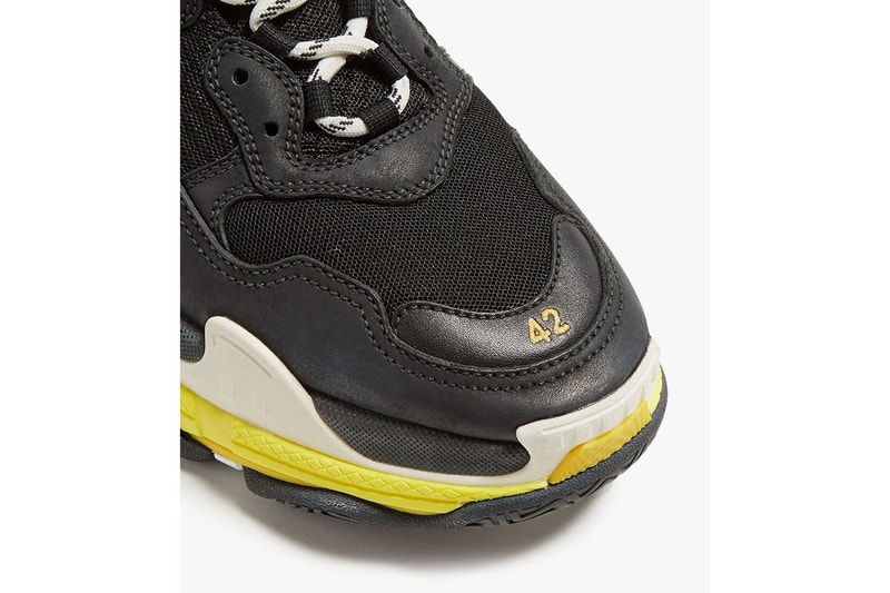 バレンシアガ　トリプルエス　スニーカー　新色　ブラック イエロー Balenciaga Triple S Low Top Trainers trainer First Look yellow mesh leather black white off
